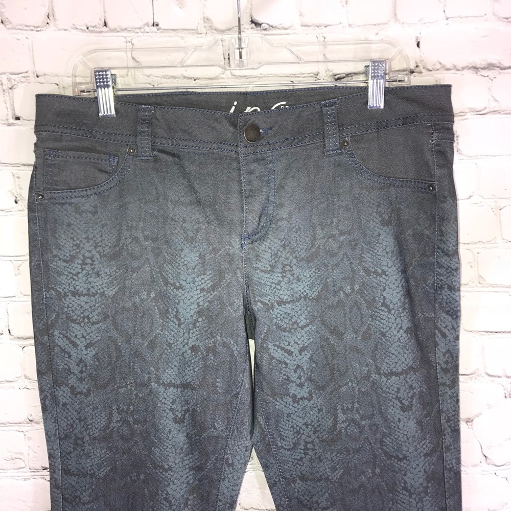 INC skinny jeans - Picture 3 of 8